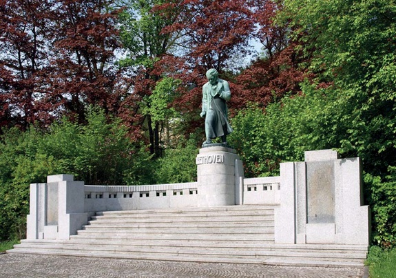 pomnik od r. 1945 do r. 2012